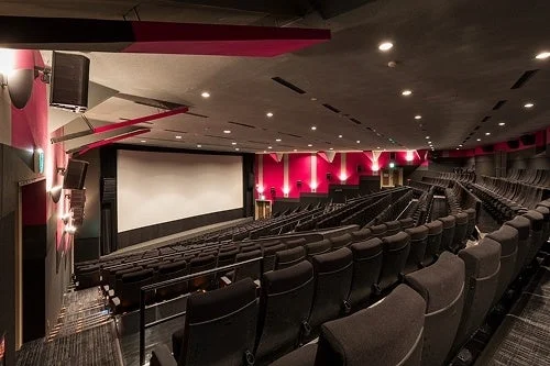 映画館内の座席